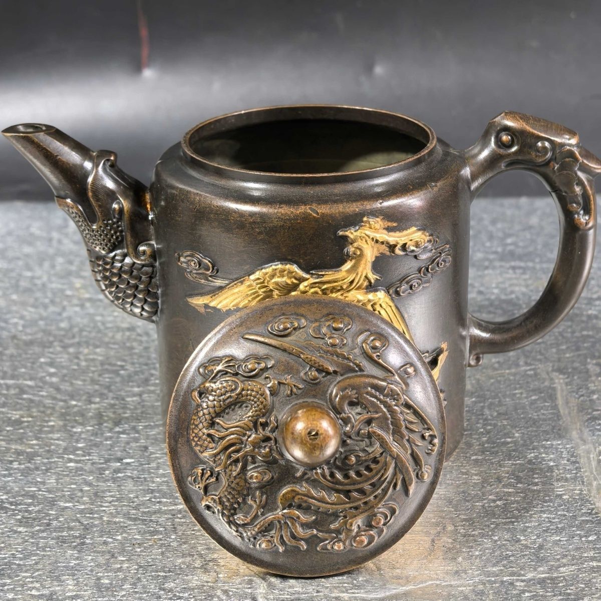 Collectible Vintage Wine - กาน้ำชาทองเหลืองโบราณลายมังกรและนกฟีนิกซ์สำหรับสะสม