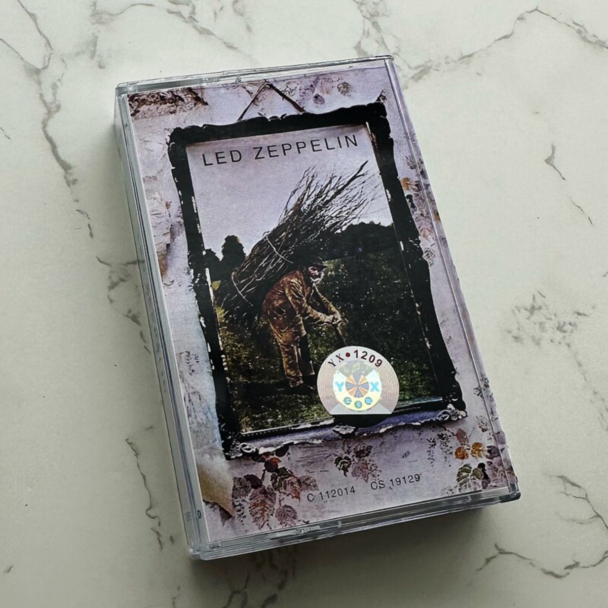 Vintage And Collectible - เทปคาสเซ็ตเพลงร็อคคลาสสิกของวง Led Zeppelin อัลบั้มร็อควินเทจพร้อมหนังสือเนื้อเพลงสำหรับการฟังและการสะสม